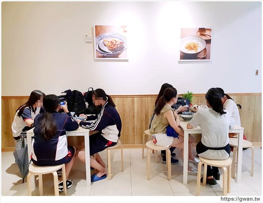 手工嫩仙草每天限量50碗,三種配料一個銅板有找!