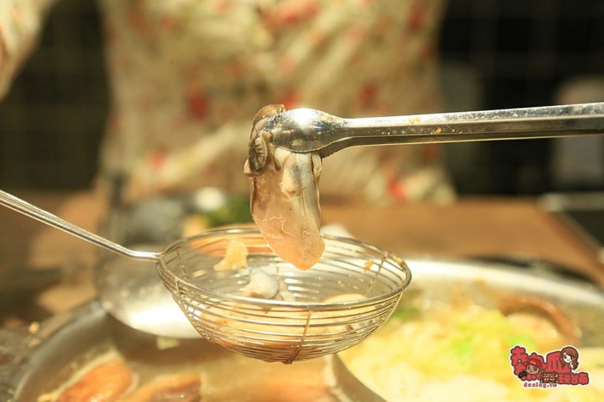 來超市吃火鍋囉!百貨公司內的火鍋宵夜場,想吃啥自己拿:祥富水產 - 熱血玩台南。跳躍新世界