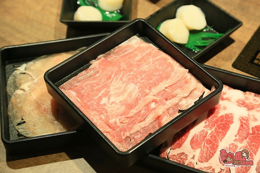 來超市吃火鍋囉!百貨公司內的火鍋宵夜場,想吃啥自己拿:祥富水產 - 熱血玩台南。跳躍新世界