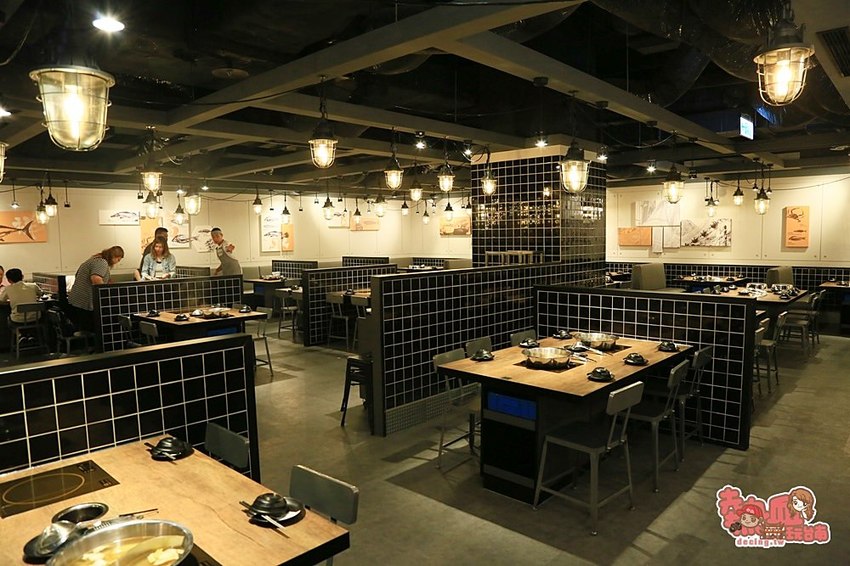 來超市吃火鍋囉!百貨公司內的火鍋宵夜場,想吃啥自己拿:祥富水產 - 熱血玩台南。跳躍新世界