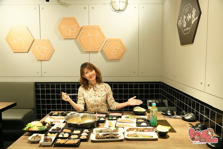 來超市吃火鍋囉!百貨公司內的火鍋宵夜場,想吃啥自己拿:祥富水產 - 熱血玩台南。跳躍新世界