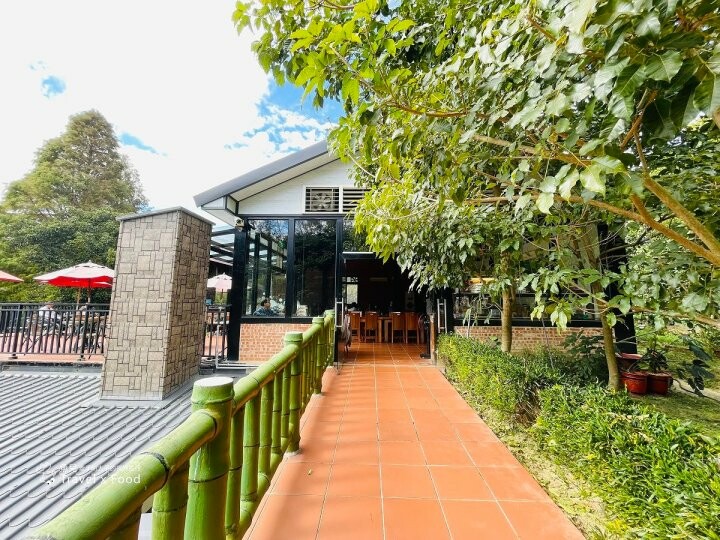 生態、景觀、餐飲與窯烤披薩DIY🍕。農場最高處的咖啡館,九芎湖照咖雅品 @魚兒 x 牽手明太子的「視」界旅行