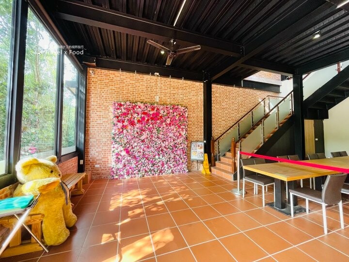 生態、景觀、餐飲與窯烤披薩DIY🍕。農場最高處的咖啡館,九芎湖照咖雅品 @魚兒 x 牽手明太子的「視」界旅行