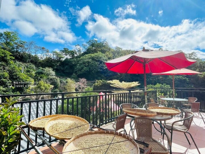 生態、景觀、餐飲與窯烤披薩DIY🍕。農場最高處的咖啡館,九芎湖照咖雅品 @魚兒 x 牽手明太子的「視」界旅行