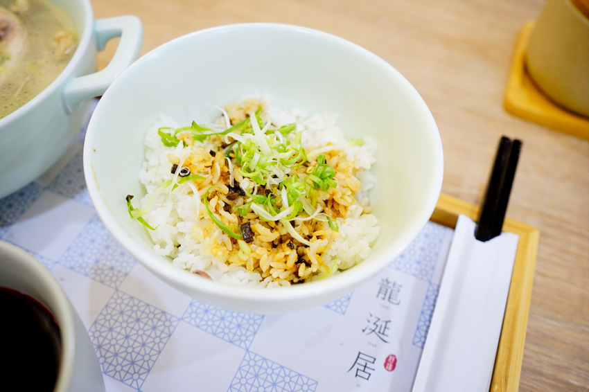 台北｜龍涎居好湯 來一碗雞湯暖心暖胃！龍涎居2.0版二代店 永康商圈美食推薦！