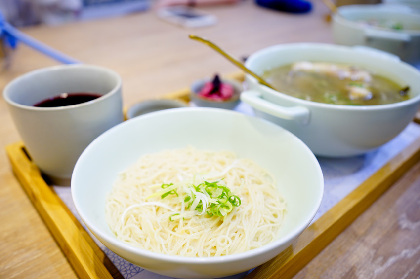 台北｜龍涎居好湯 來一碗雞湯暖心暖胃！龍涎居2.0版二代店 永康商圈美食推薦！