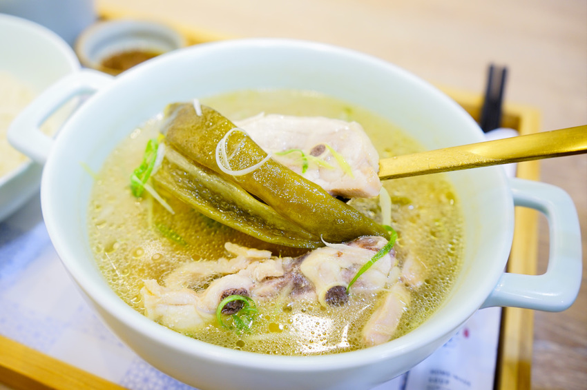 台北｜龍涎居好湯 來一碗雞湯暖心暖胃！龍涎居2.0版二代店 永康商圈美食推薦！