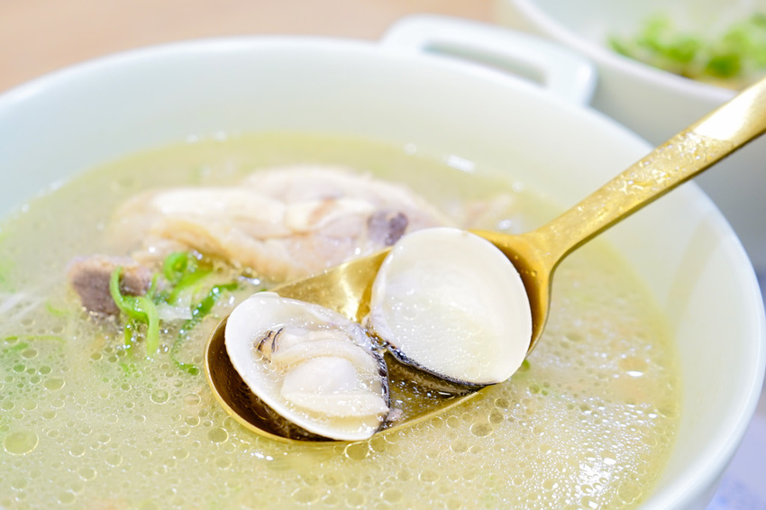 台北｜龍涎居好湯 來一碗雞湯暖心暖胃！龍涎居2.0版二代店 永康商圈美食推薦！