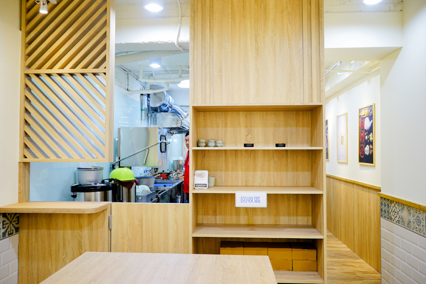 台北｜龍涎居好湯 來一碗雞湯暖心暖胃！龍涎居2.0版二代店 永康商圈美食推薦！