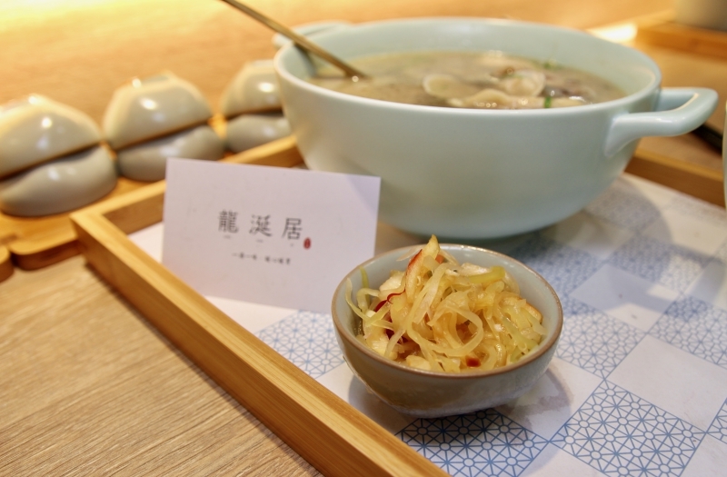 [台北]東門站永康街美食推薦 龍涎居好湯 傳說中的好喝剝皮辣椒雞湯