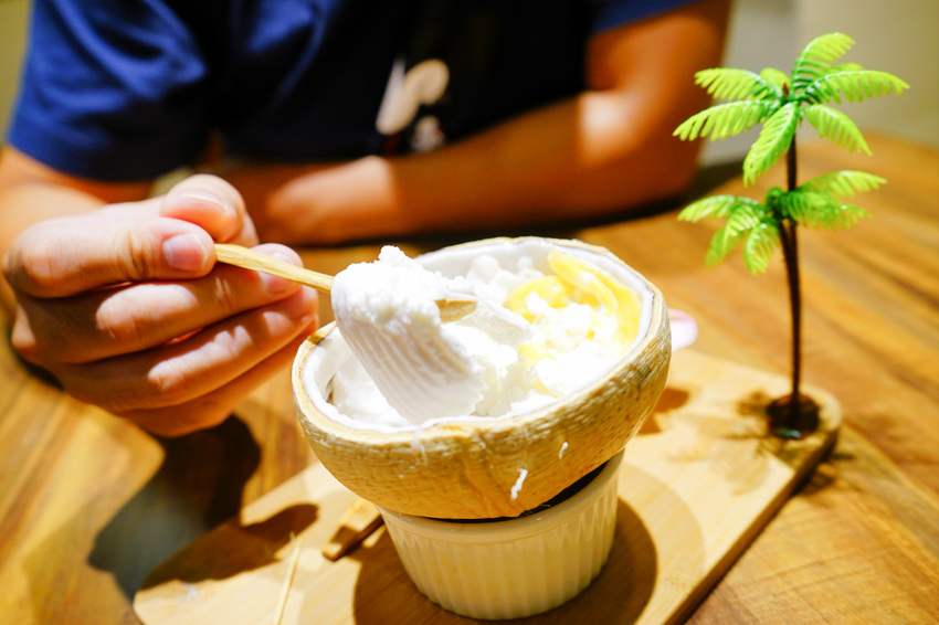 台北｜大直美食 老椰兄新泰式料理(ATT 4 Recharge) 泰式打拋豬冰花煎餃、南洋火鍋、泰國椰子冰推薦！