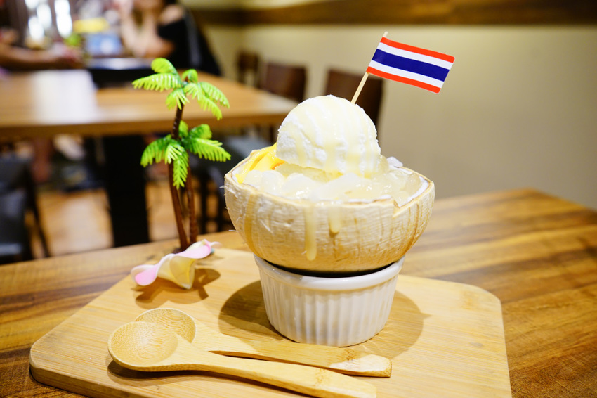 台北｜大直美食 老椰兄新泰式料理(ATT 4 Recharge) 泰式打拋豬冰花煎餃、南洋火鍋、泰國椰子冰推薦！