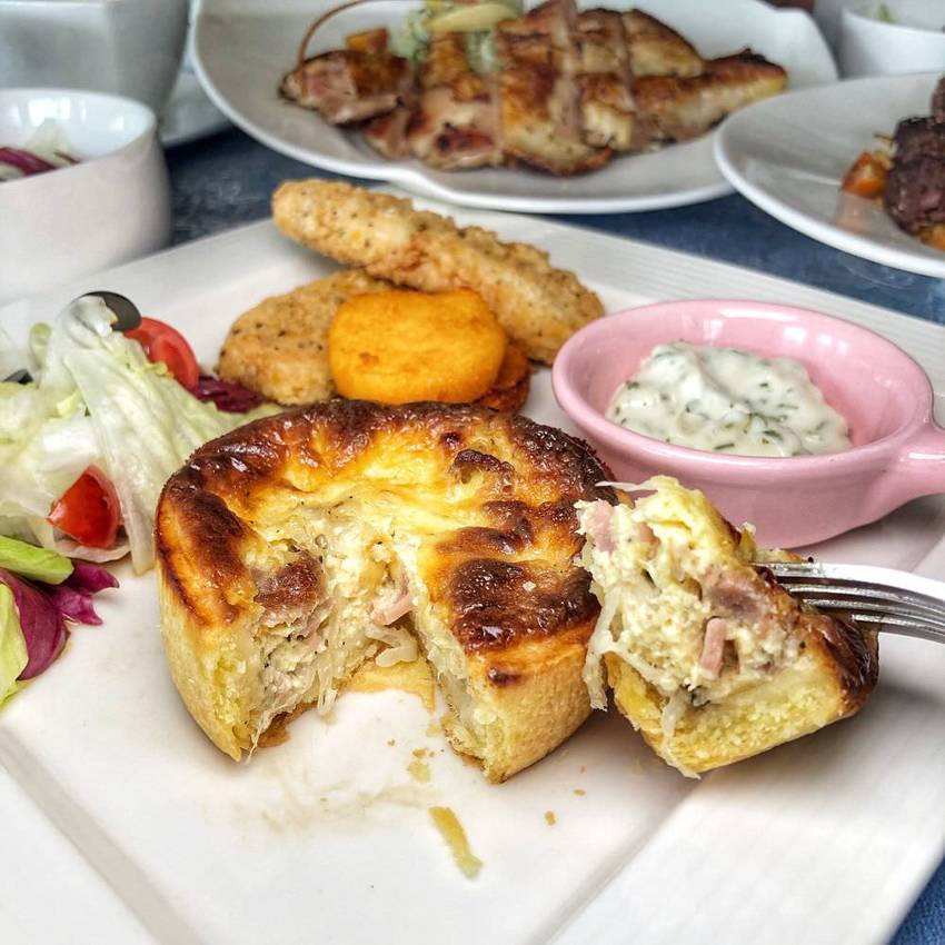 台南美食【巴薩爵斯】北區質感義式料理 義大利麵/燉飯/鬆餅 時尚高雅的氣氛是你聚餐的好選擇 | 小白只饗ㄔ美食