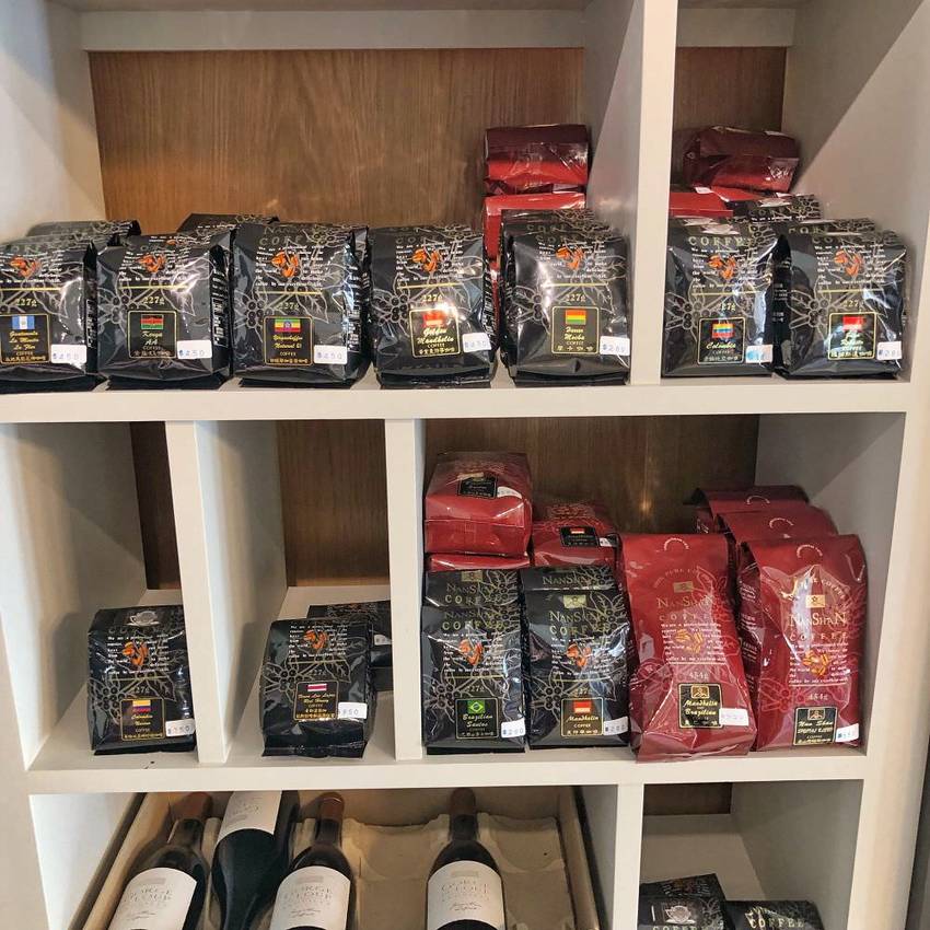 台南美食【巴薩爵斯】北區質感義式料理 義大利麵/燉飯/鬆餅 時尚高雅的氣氛是你聚餐的好選擇 | 小白只饗ㄔ美食