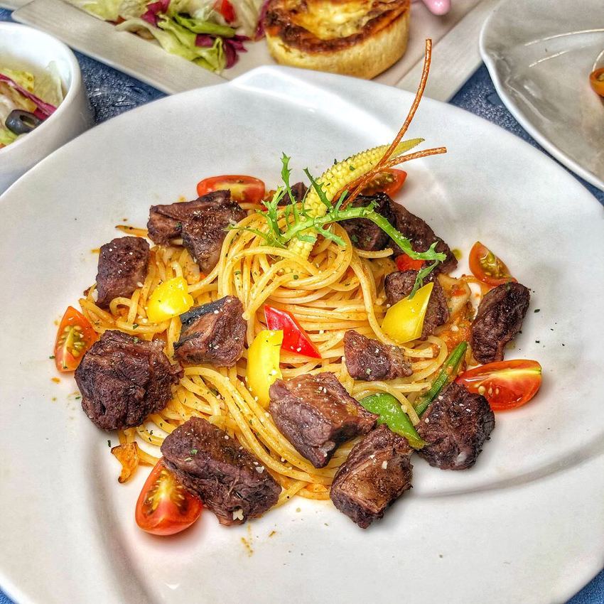 台南美食【巴薩爵斯】北區質感義式料理 義大利麵/燉飯/鬆餅 時尚高雅的氣氛是你聚餐的好選擇 | 小白只饗ㄔ美食