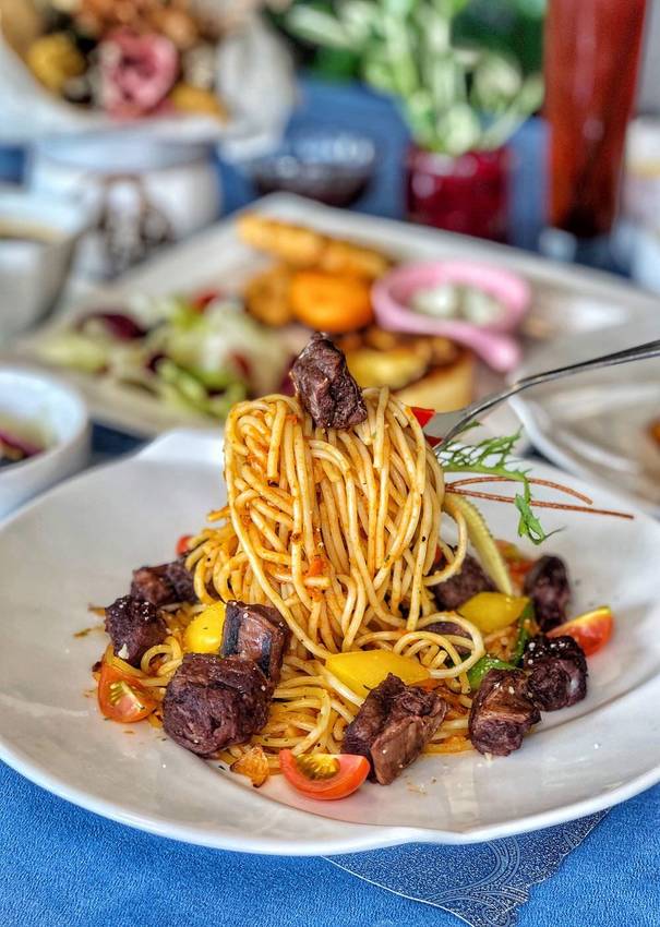 台南美食【巴薩爵斯】北區質感義式料理 義大利麵/燉飯/鬆餅 時尚高雅的氣氛是你聚餐的好選擇 | 小白只饗ㄔ美食