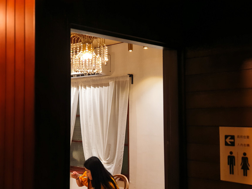 source: imgur.com 台南美食||1958老洋房-60年老洋房裡賣著南洋料理,超美的用餐環境很適合約會||北區、南洋料理