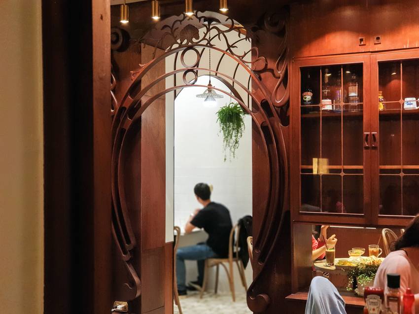 source: imgur.com 台南美食||1958老洋房-60年老洋房裡賣著南洋料理,超美的用餐環境很適合約會||北區、南洋料理