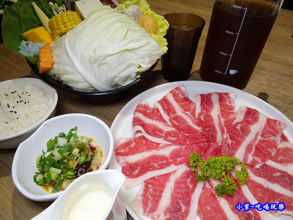 頂級雪花牛鍋-澤鍋物 (1).jpg