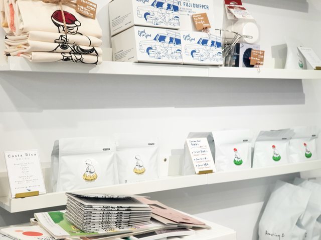 台北美食||MKCR山小孩咖啡-鬧中取靜的一幢兩層樓白房 ||中正區、北門、不限時