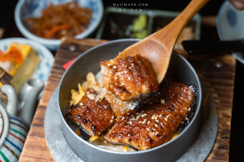 台北美食｜鳥丈爐端燒 x 新富町鰻魚釜飯套餐四吃～來自日本宮崎縣的頂級食材，聽莫札特的吻仔魚你吃過嗎？
