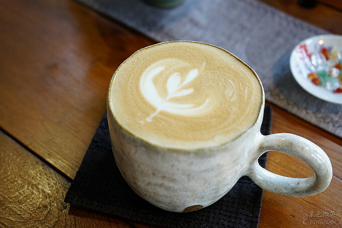 宜蘭縣員山鄉宜蘭員山》小院子咖啡 畫廊 ~帶點居家風味與藝術氣息的咖啡廳