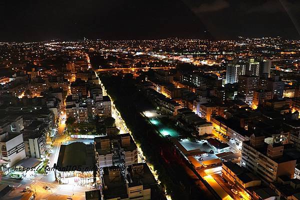 【羅東住宿推薦】村却國際溫泉酒店  一泊二食 #泡湯 #游泳池 #空中酒吧 #百萬夜景 親子住宿旅遊的好選擇 (40).JPG