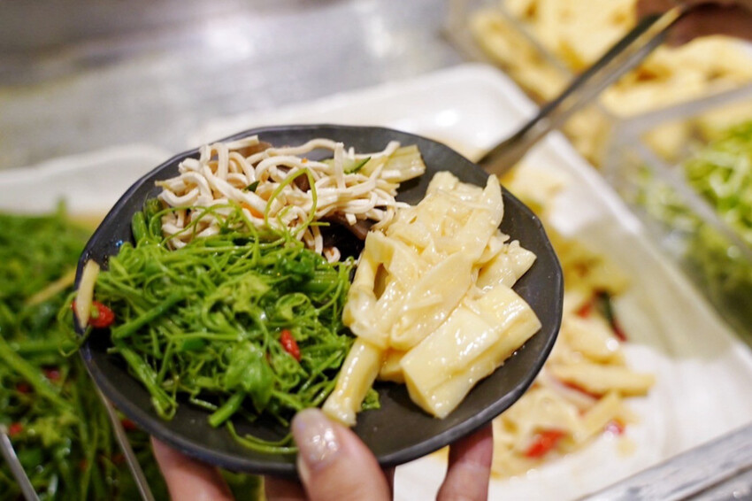 挑戰388元吃到飽！自助百匯上百種選擇！CP值爆高鍋物店