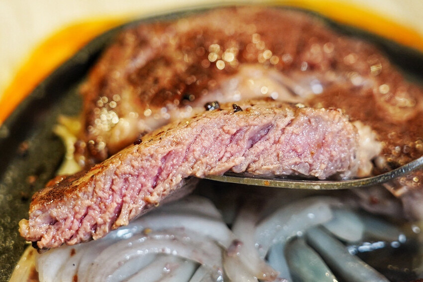 老字號牛排推出新活動！現煎北海道生食級干貝只要19元！每人每客最多爽吃6顆～