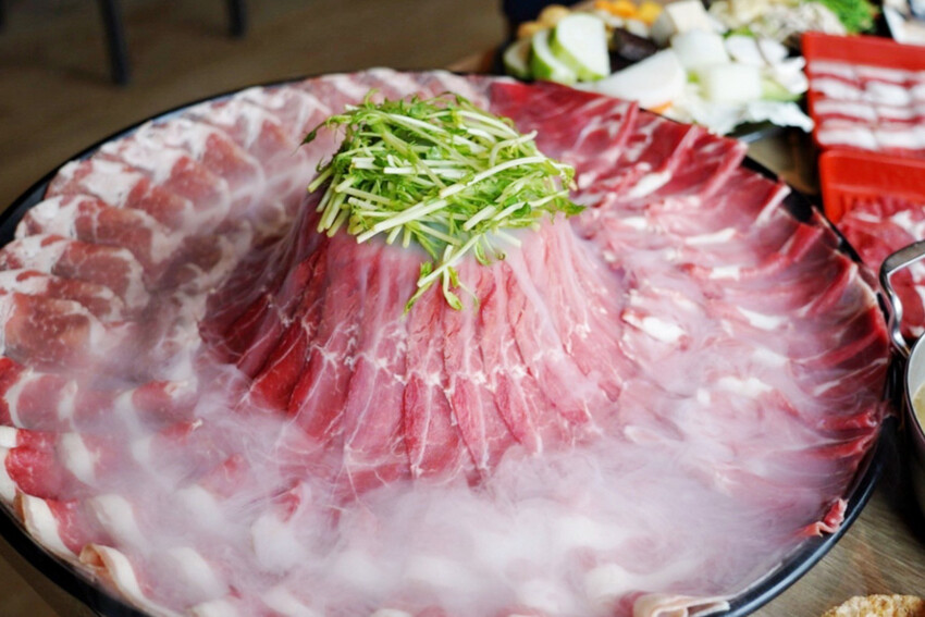 挑戰388元吃到飽！自助百匯上百種選擇！CP值爆高鍋物店