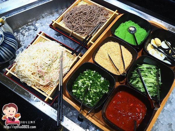 桃園ATT筷食尚美食-鬥牛士二鍋桃園食尚店-平日中午318元吃到飽,超浮誇大仙肉盤每天只限量五組啊!!! (邀約) @民宿女王芽月-美食.旅遊.全台趴趴走