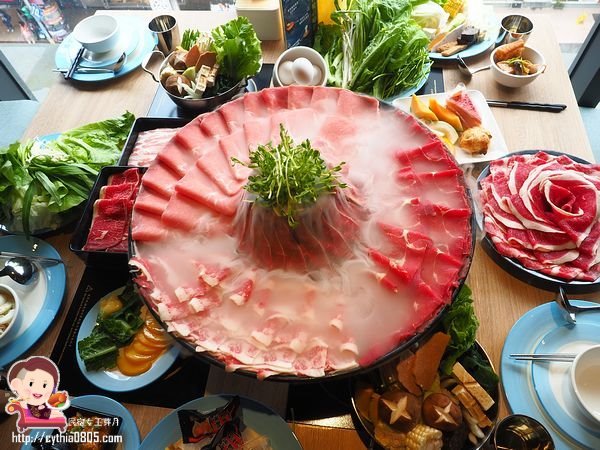 桃園ATT筷食尚美食-鬥牛士二鍋桃園食尚店-平日中午318元吃到飽,超浮誇大仙肉盤每天只限量五組啊!!! (邀約) @民宿女王芽月-美食.旅遊.全台趴趴走