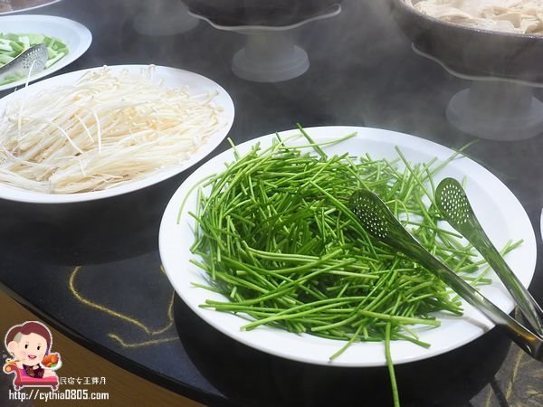 桃園ATT筷食尚美食-鬥牛士二鍋桃園食尚店-平日中午318元吃到飽,超浮誇大仙肉盤每天只限量五組啊!!! (邀約) @民宿女王芽月-美食.旅遊.全台趴趴走