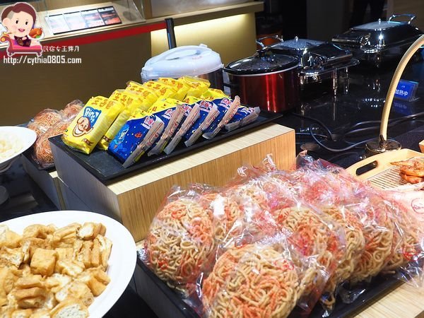 桃園ATT筷食尚美食-鬥牛士二鍋桃園食尚店-平日中午318元吃到飽,超浮誇大仙肉盤每天只限量五組啊!!! (邀約) @民宿女王芽月-美食.旅遊.全台趴趴走