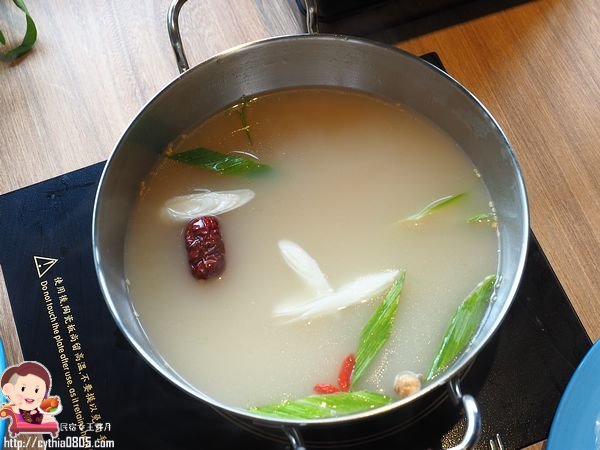 桃園ATT筷食尚美食-鬥牛士二鍋桃園食尚店-平日中午318元吃到飽,超浮誇大仙肉盤每天只限量五組啊!!! (邀約) @民宿女王芽月-美食.旅遊.全台趴趴走