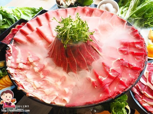 桃園ATT筷食尚美食-鬥牛士二鍋桃園食尚店-平日中午318元吃到飽,超浮誇大仙肉盤每天只限量五組啊!!! (邀約) @民宿女王芽月-美食.旅遊.全台趴趴走