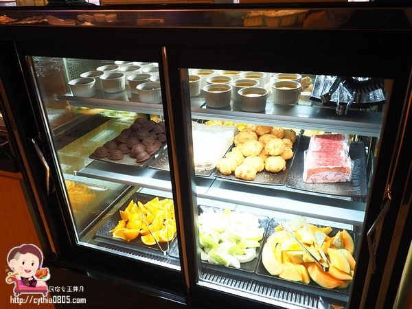 桃園ATT筷食尚美食-鬥牛士二鍋桃園食尚店-平日中午318元吃到飽,超浮誇大仙肉盤每天只限量五組啊!!! (邀約) @民宿女王芽月-美食.旅遊.全台趴趴走