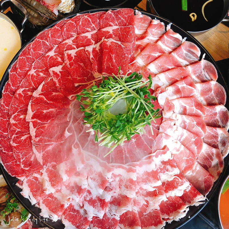 鬥牛士二鍋-桃園ATT筷時尚店-壽喜燒-吃到飽-小火鍋 @跟著Julie一起走吧