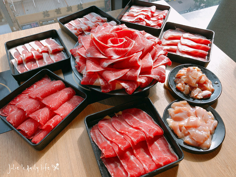 鬥牛士二鍋-桃園ATT筷時尚店-壽喜燒-吃到飽-小火鍋 @跟著Julie一起走吧