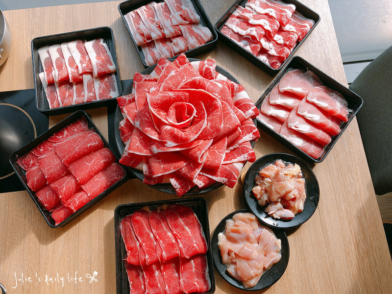 鬥牛士二鍋-桃園ATT筷時尚店-壽喜燒-吃到飽-小火鍋 @跟著Julie一起走吧