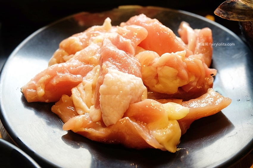 鬥牛士二鍋（桃園食尚店）。挑戰全台最便宜壽喜燒，一人只要328元吃到飽，超過百種食材任你挑！ @蹦啾♥謝蘿莉 La vie heureuse