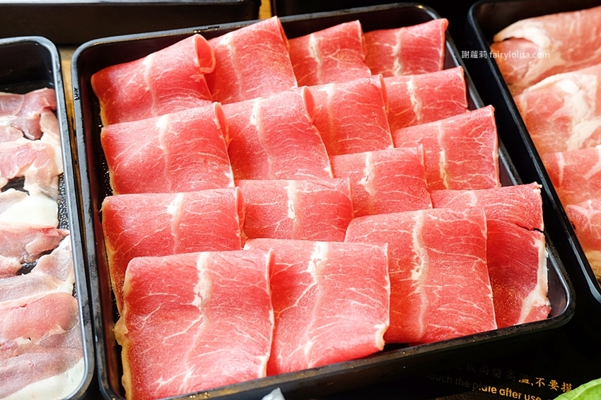 鬥牛士二鍋（桃園食尚店）。挑戰全台最便宜壽喜燒，一人只要328元吃到飽，超過百種食材任你挑！ @蹦啾♥謝蘿莉 La vie heureuse