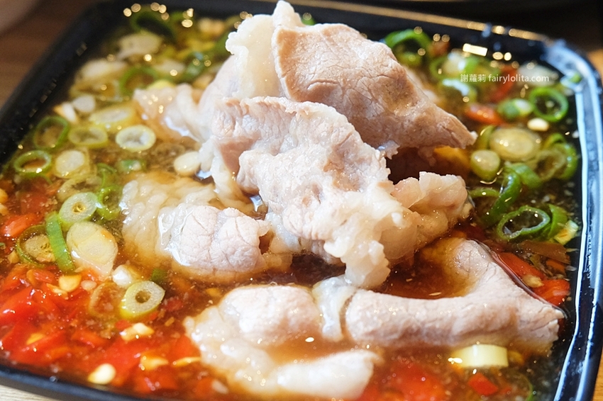 鬥牛士二鍋（桃園食尚店）。挑戰全台最便宜壽喜燒，一人只要328元吃到飽，超過百種食材任你挑！ @蹦啾♥謝蘿莉 La vie heureuse