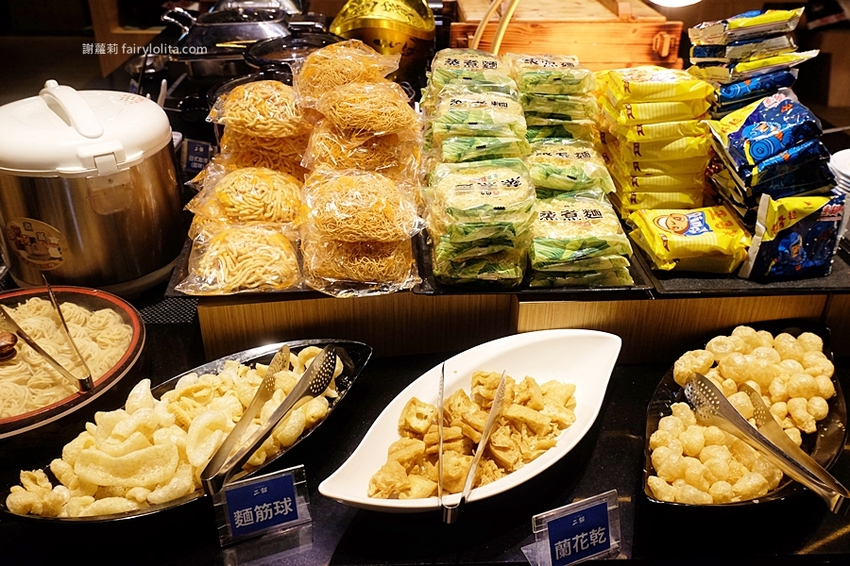 鬥牛士二鍋（桃園食尚店）。挑戰全台最便宜壽喜燒，一人只要328元吃到飽，超過百種食材任你挑！ @蹦啾♥謝蘿莉 La vie heureuse