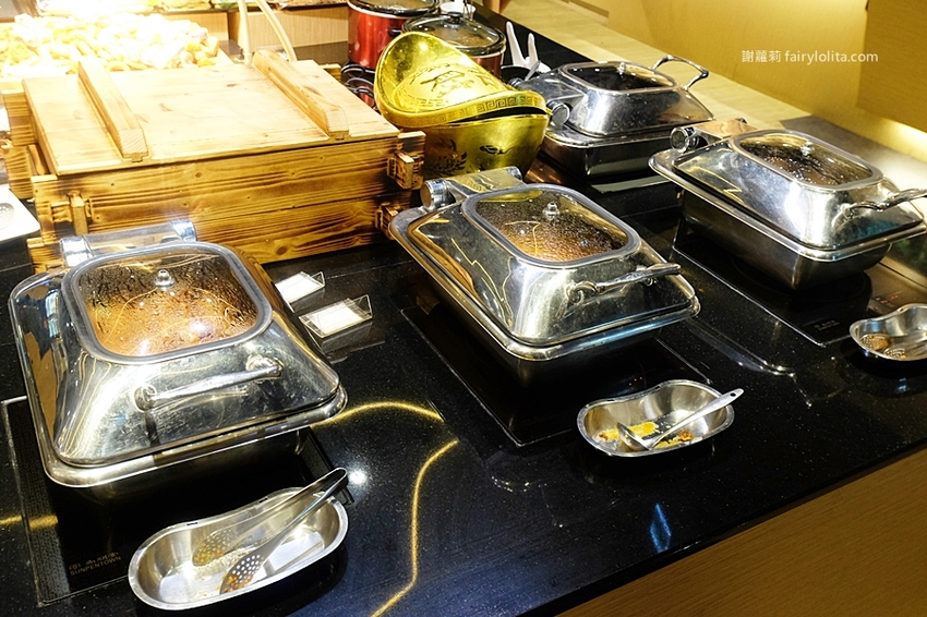 鬥牛士二鍋（桃園食尚店）。挑戰全台最便宜壽喜燒，一人只要328元吃到飽，超過百種食材任你挑！ @蹦啾♥謝蘿莉 La vie heureuse