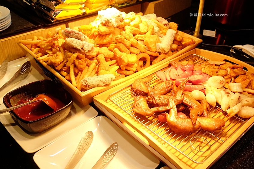 鬥牛士二鍋（桃園食尚店）。挑戰全台最便宜壽喜燒，一人只要328元吃到飽，超過百種食材任你挑！ @蹦啾♥謝蘿莉 La vie heureuse