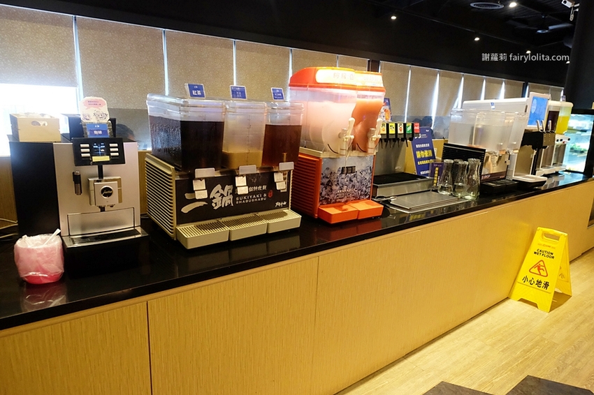 鬥牛士二鍋（桃園食尚店）。挑戰全台最便宜壽喜燒，一人只要328元吃到飽，超過百種食材任你挑！ @蹦啾♥謝蘿莉 La vie heureuse