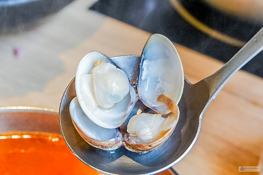 桃園火鍋吃到飽推薦!鬥牛士二鍋大仙肉盤超狂,平日午餐388元吃到飽。