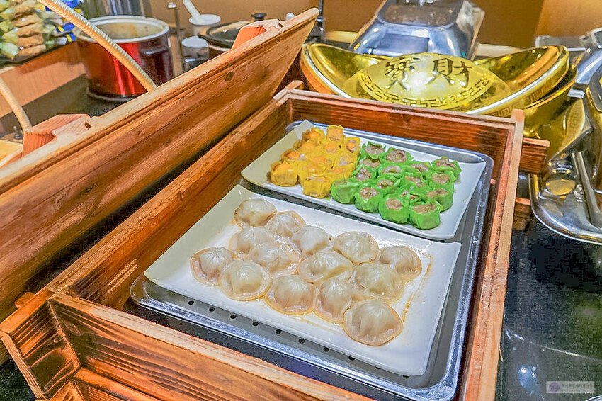 桃園火鍋吃到飽推薦!鬥牛士二鍋大仙肉盤超狂,平日午餐388元吃到飽。