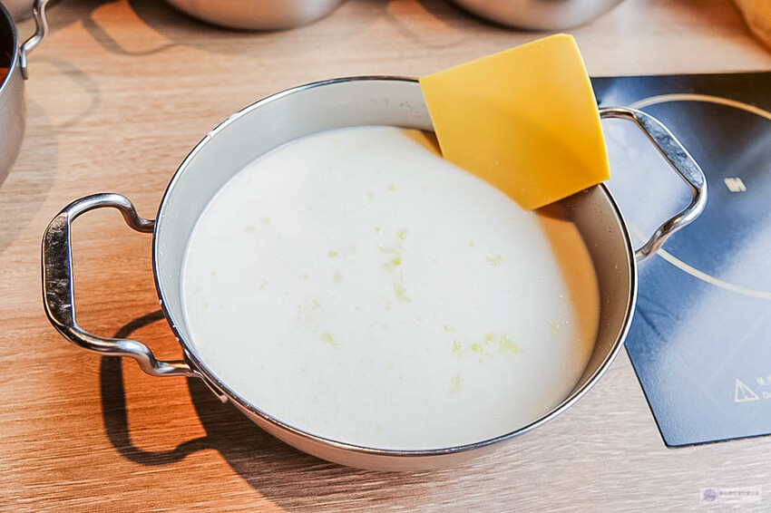 桃園火鍋吃到飽推薦!鬥牛士二鍋大仙肉盤超狂,平日午餐388元吃到飽。